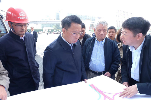 南昌市委副書記、市長劉建洋視察洪都大道快速化改造工程